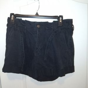 NWT/black/ Brand: Holster / size : 9/ High Rise mom shorts 3"